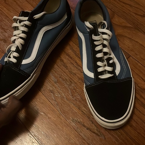 Vans - Picture 1 of 2